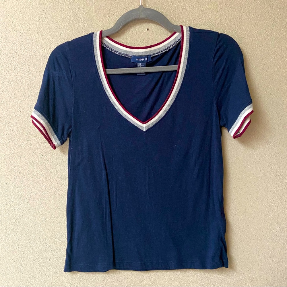 Like 🆕 Navy V-Neck Semi-Cropped Top w/ White & Maroon Detailing